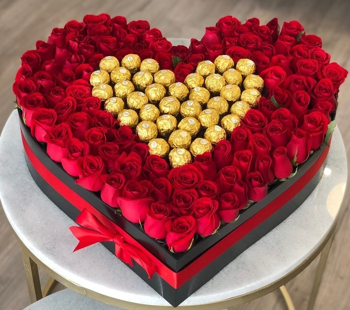 Envio y venta de flores ,rosas, plantas,arreglos florales ,regalos y desayunos a domicilio con delivery gratis en la Ciudad Autonoma de Buenos Aires y con costo de envo en localidades del Gran Buenos Aires asi como delivery de flores y plantas a travs de florerias asociadas en todas las provincias de la Argentina, Buenos Aires, la Pampa, Tucuman, La Rioja, Ro Negro, Entre Rios, Corrientes, Misiones, Neuquen, Chubut, Tierra del Fuego, Santa Cruz, San Luis, Mendoza, Cordoba, Jujuy, Formosa, Santiago del Estero, Salta, Chaco, Catamarca ,San Juan, y ademas realizamos el delivery de flores ,coronas,palmas , plantas y regalos a todas las ciudades de Argentina, Mar del Plata, Crdoba, Buenos Aires, con cargo en Santa Rosa, La Plata, Bella Vista, Neuquen, Pilar, Paran, Posadas, Resistencia, Cipolleti y mas de 300 ciudades y localidades en todo el territorio de nuestro pas, asi como tambien tenemos la posibilidad de enviar flores a casi todo el mundo en cuestion de horas